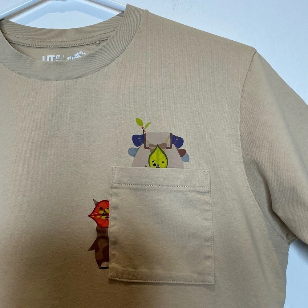 The Legend of Zelda Tears of Kingdom Uniqlo T-Shirt in Tan Size Small